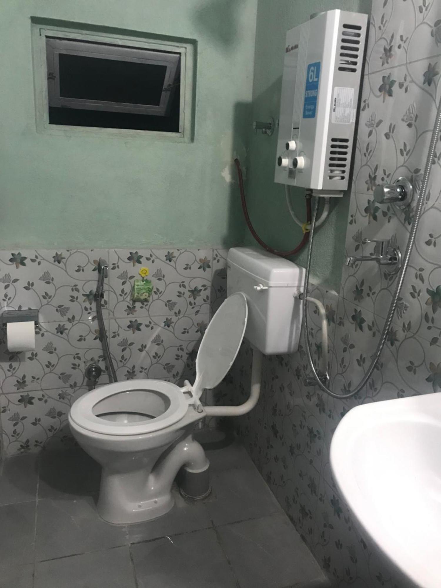 Sunrise Point Homestay ナガルコット エクステリア 写真